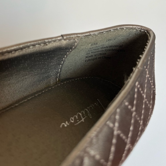 TRADITION Metallic Ballet Bow Flats. - Picture 10 of 12